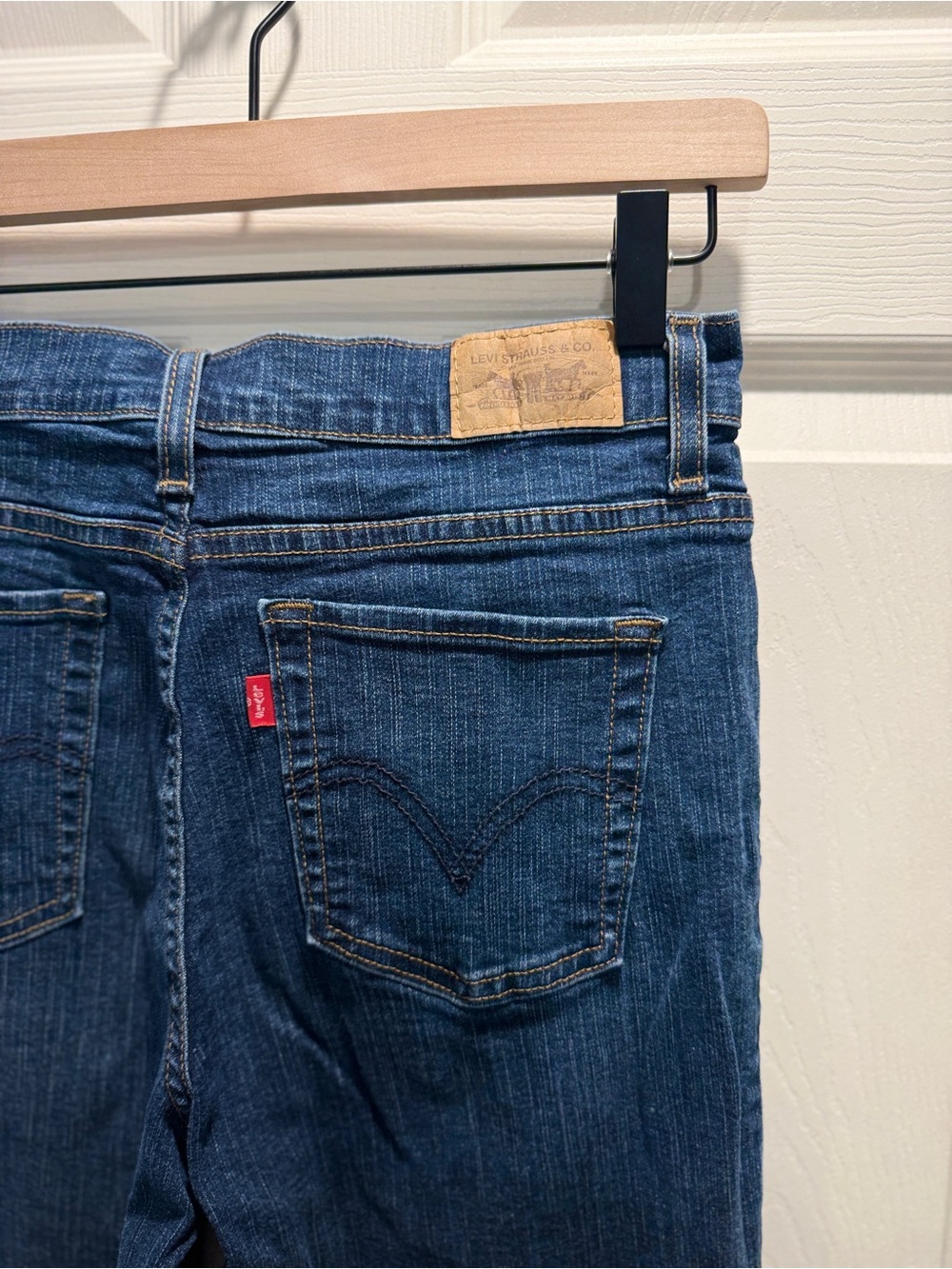 Levi’s 512 Perfectly Slimming Bootcut Jeans Women’s Size 10 Medium Wash Stretch - Picture 7 of 9